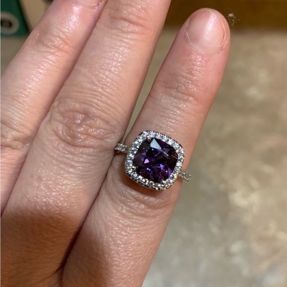 BRAND NEW WHITE SAPPHIRE AND PURPLE AMETHYST STERLING SILVER SIZE 8 RING - Picture 4 of 6